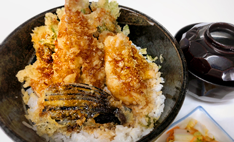 写真:チョウザメ天丼